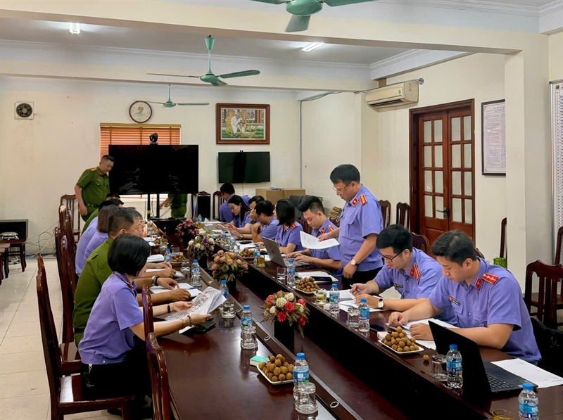 Viện KSND khu vực 3 – Hà Nội đã tiến hành kiểm tra công tác tiếp nhận, kiểm tra, xác minh sơ bộ tin báo tố giác về tội phạm đối với Công an các phường trên địa bàn.