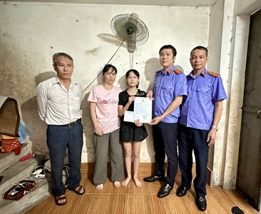 Viện KSND khu vực 12 - Hà Nội phối hợp bảo đảm quyền được đăng ký khai sinh...