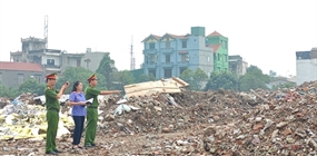 Phê chuẩn khởi tố 5 bị can trong vụ đổ trái phép hơn 33.500...