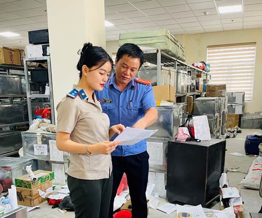 Nâng cao chất lượng công tác kiểm sát việc tiếp nhận, quản lý và xử lý vật chứng, tài sản thi hành án tại cơ quan THADS TP Hà Nội của Viện KSND TP Hà Nội