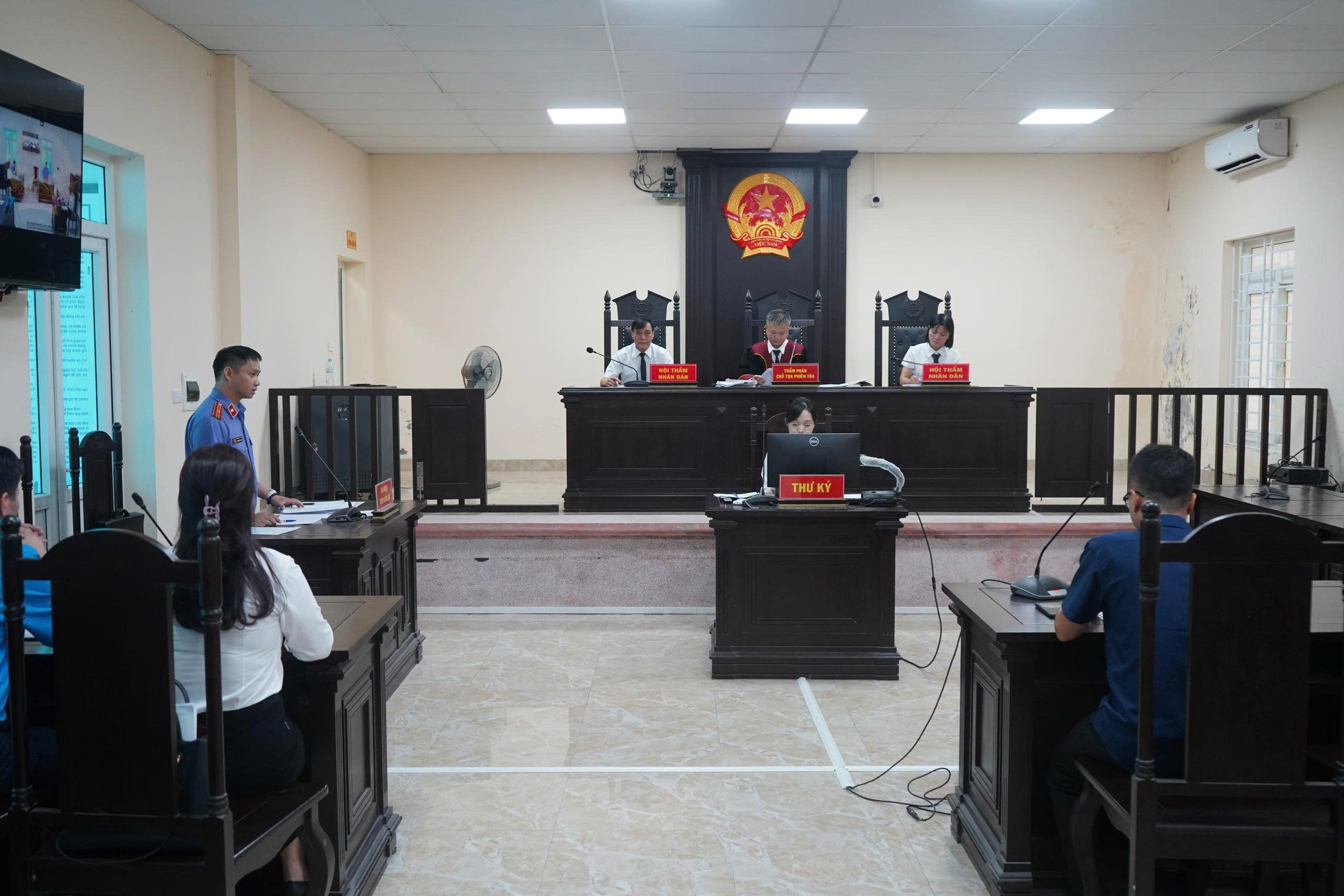Viện KSND khu vực 12 - Hà Nội tổ chức thành công phiên toà rút kinh nghiệm vụ án dân sự công ích yêu cầu doanh nghiệp thực hiện nghĩa vụ đóng bảo hiểm xã hội theo Nghị quyết số 205/2025/QH15