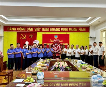 Viện KSND khu vực 10 - thành phố Hà Nội chúc mừng kỷ niệm 81 năm Ngày thành...