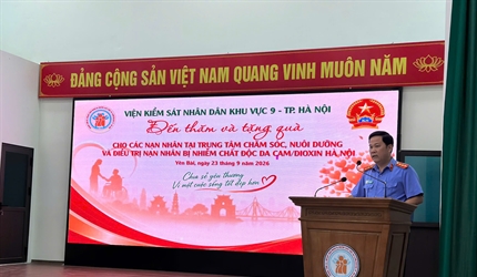 Viện KSND khu vực 9 – Hà Nội thăm hỏi, tặng quà tại Trung tâm chăm sóc,...