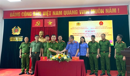 Phòng 8 Viện KSND thành phố Hà Nội và Phòng PC10 Công an thành phố...