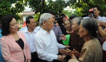 Tổng Bí thư dự ngày hội đại đoàn kết toàn dân tại Hà Nội