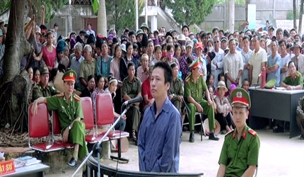 MỚI YÊU NHAU ĐÃ DẮT NHAU VÀO VÒNG LAO LÝ