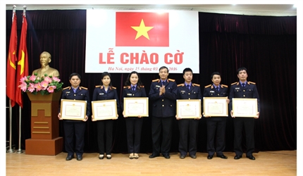 Viện KSND thành phố Hà Nội tổ chức khen thưởng đột xuất và chia tay cán...