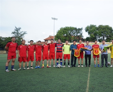 Sôi nổi trận cầu giao hữu giữa VKS Hà Nội - Công an thành phố nhân dịp kỷ...