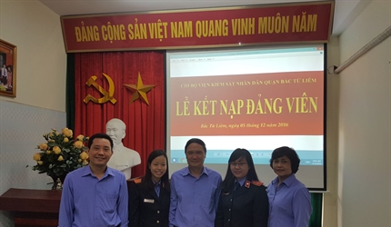 LỄ KẾT NẠP ĐẢNG VIÊN MỚI TẠI CHI BỘ VIỆN KSND QUẬN BẮC TỪ LIÊM