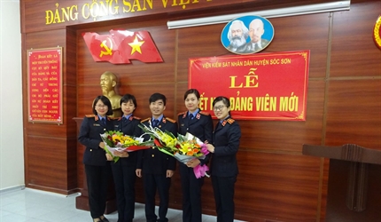 Chi bộ Viện KSND huyện Sóc Sơn tổ chức lễ kết nạp Đảng viên mới.