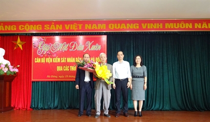 Gặp mặt đầu xuân  Cán bộ Viện kiểm sát nhân dân quận Hà Đông qua các...