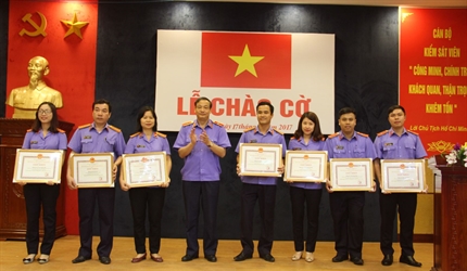 Viện KSND thành phố Hà Nội khen thưởng các cá nhân có thành tích đột...