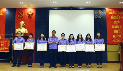 Viện KSND thành phố Hà Nội khen thưởng các cá nhân có thành tích đột...