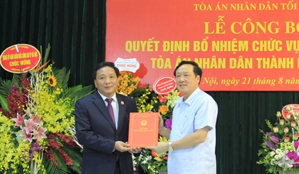 Viện KSND thành phố Hà Nội chúc mừng tân Phó Chánh án TAND thành phố Hà Nội