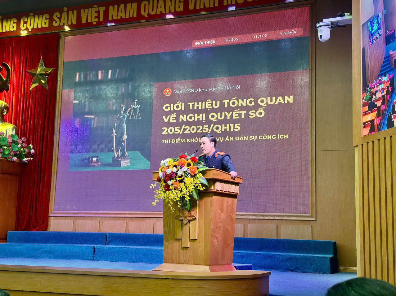 Đồng chí Trần Xuân Huệ - Trưởng phòng 9 - Viện KSND thành phố Hà Nội phát biểu tại hội nghị tuyên truyền Đồng chí Trần Xuân Huệ - Trưởng phòng 9 - Viện KSND thành phố Hà Nội phát biểu tại hội nghị tuyên truyền